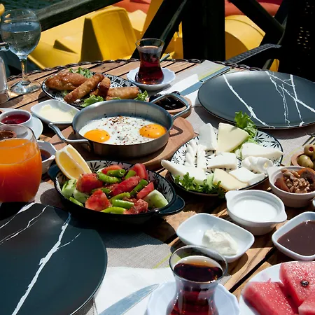 Gizemli Nehir Hotel 2*