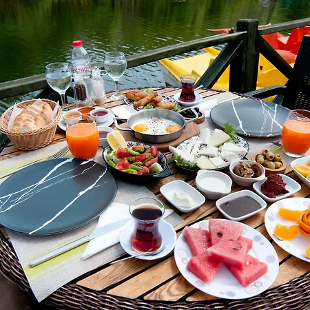 Gizemli Nehir Hotel 2*