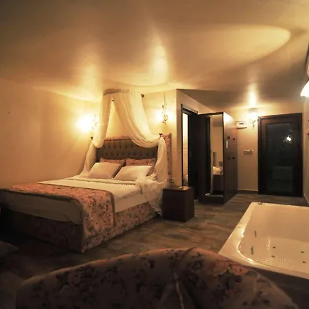 Gizemli Nehir Hotel