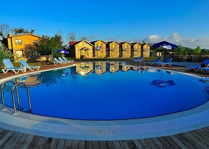 Gizemli Nehir מלון