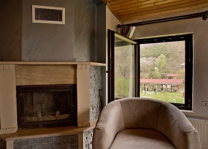 Gizemli Nehir מלון 2*