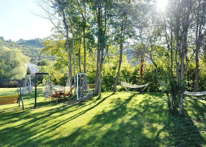 Gizemli Nehir מלון 2*