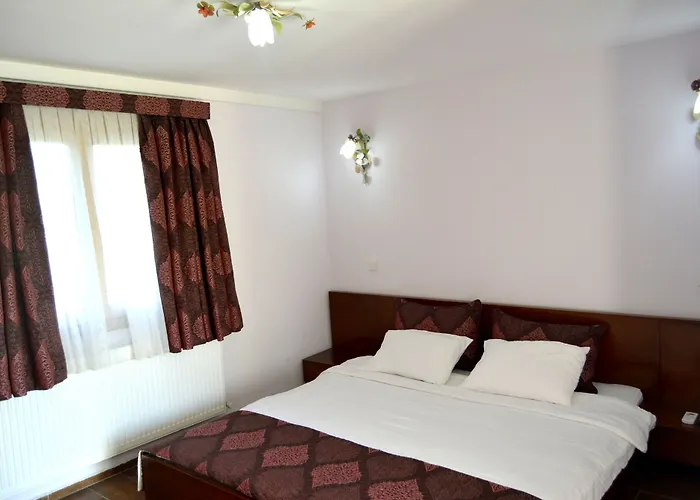 Gizemli Nehir מלון 2*